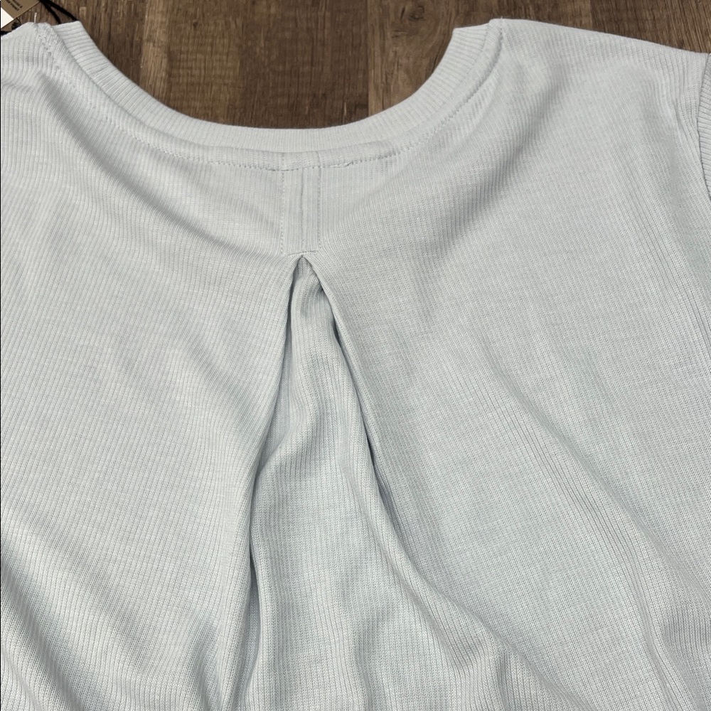 Mondetta Pale Blue Long Sleeve Women's Tee - Picture 6 of 8